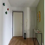 The Rent - Spacious And Renovated Two-bedroom Downtown *
