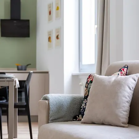 The Rent - Spacious And Renovated Two-bedroom Downtown ミラノ