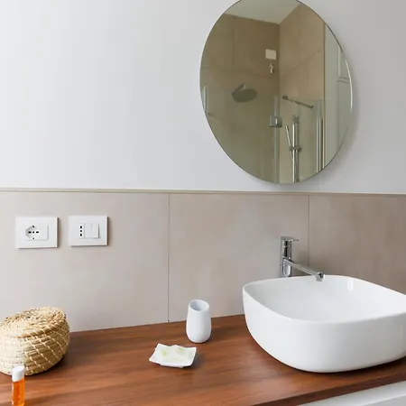 The Rent - Spacious And Renovated Two-bedroom Downtown Apartman