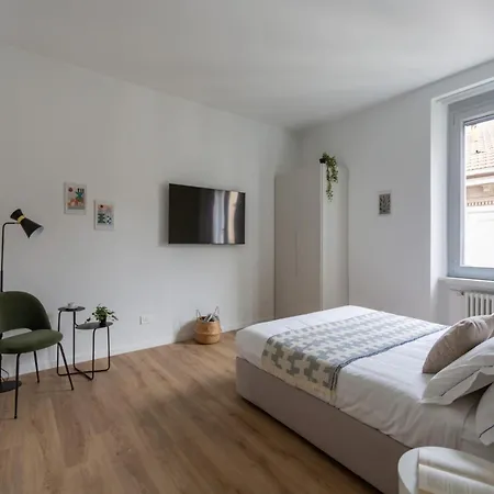 The Rent - Spacious And Renovated Two-bedroom Downtown Apartman Milánó